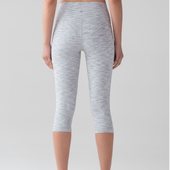 Lululemon Wunder Under Hi-Rise 1/2 Tight (Luxtreme)
Space Ice Grey Alpine White - Picture 3 of 14